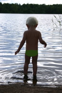 Bathing in on of Stockholms lakes. Photo: AnnVixen