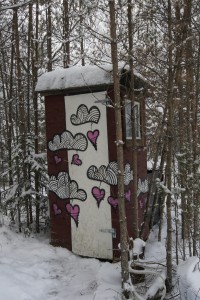 A sustainable outhouse by the edge of the woods. Photo: Agata Mazgaj